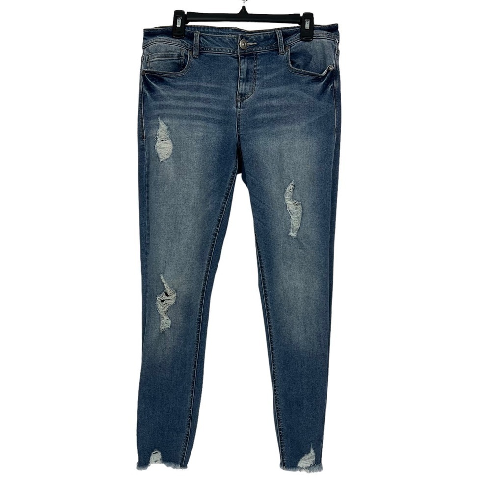 MAURICES Women’s Blue Jeans Sz 9/10R Distressed Ripped/Torn Raw Hems Stretch